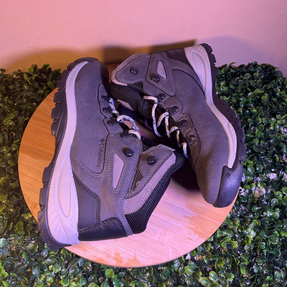 🔥 COLUMBIA NEWTON RIDGE PLUS WATER PROOF GREY HIKING BOOTS WOMEN SIZE 8.5 - Picture 5 of 8